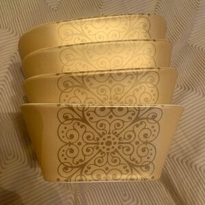 NWOT 222 Fifth PTS International